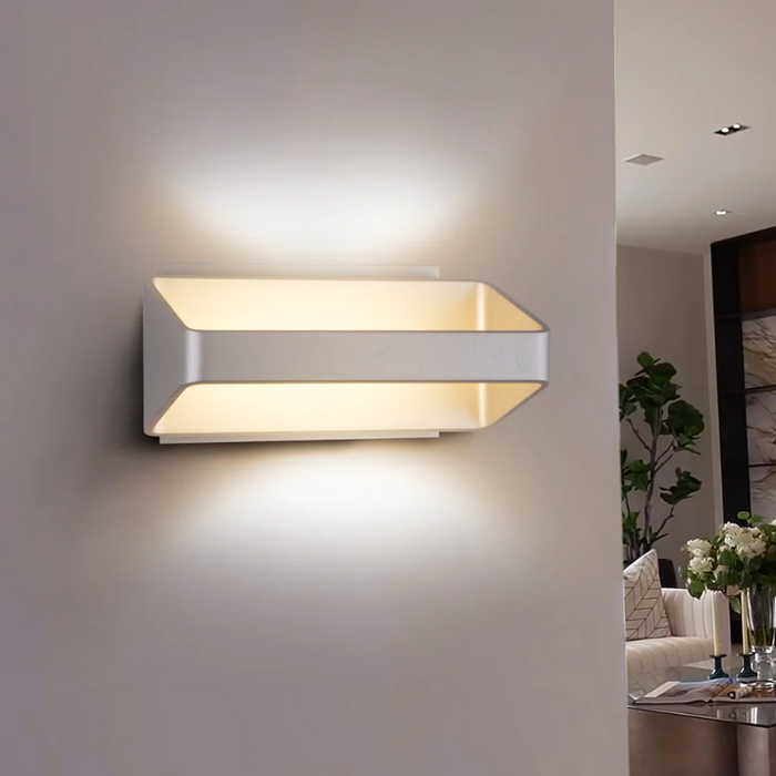 VONN VMW15810 Atlas 1-lt 10" Integrated LED Wall Sconce